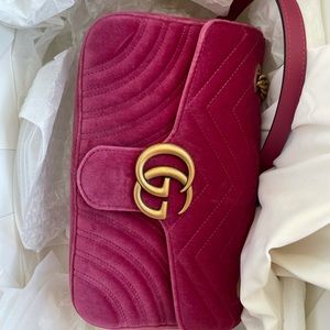 Gucci marmont velvet pink raspberry